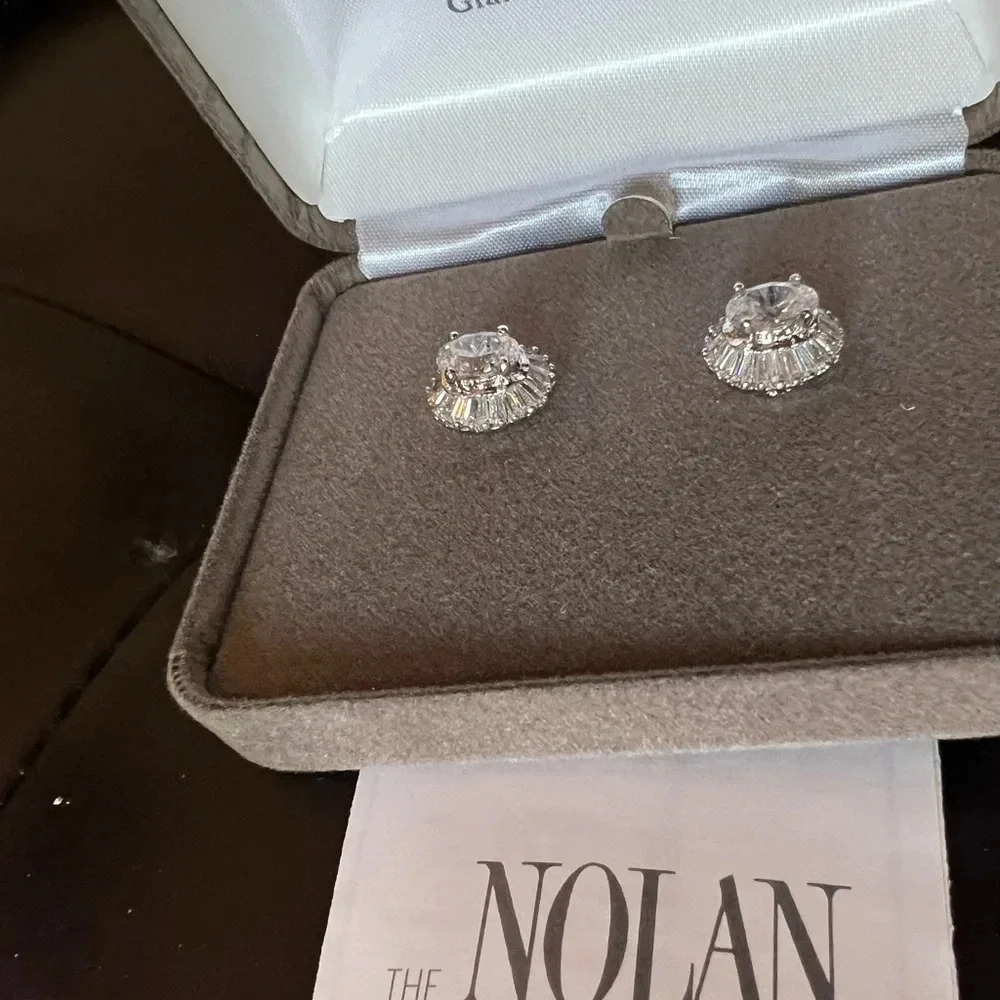Nolan Miller pierced earrings - Picture 2 of 5